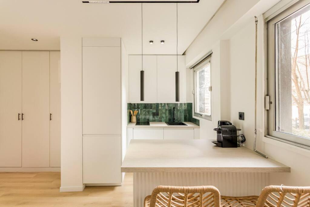 Luxurious 3 Min Walk From Eiffel Tower Apartment ปารีส ภายนอก รูปภาพ