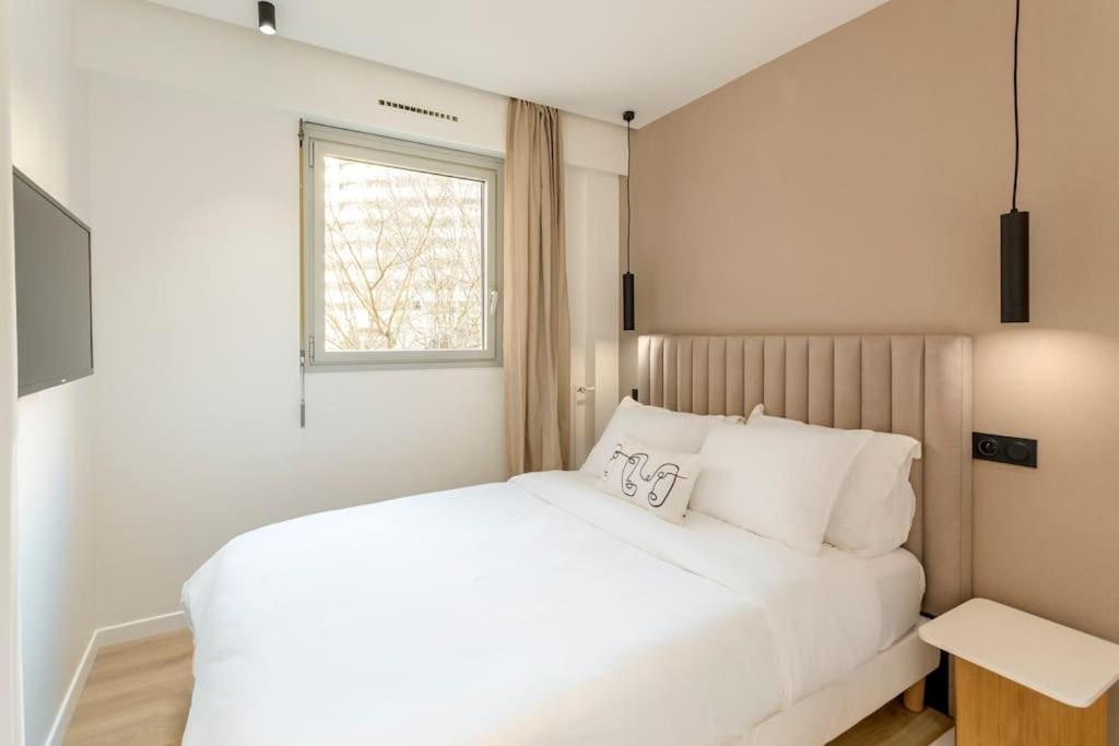Luxurious 3 Min Walk From Eiffel Tower Apartment ปารีส ภายนอก รูปภาพ