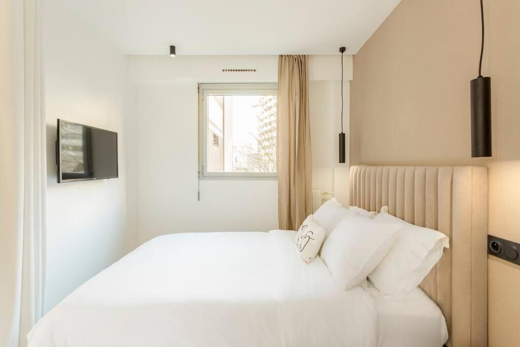 Luxurious 3 Min Walk From Eiffel Tower Apartment ปารีส ภายนอก รูปภาพ